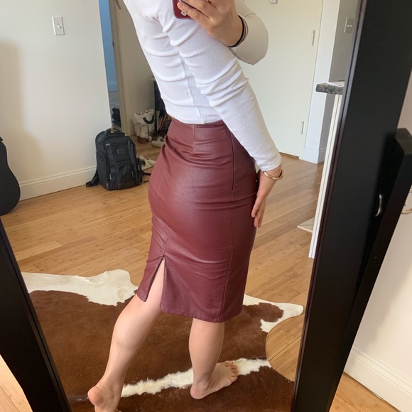 Leather Pencil Skirt With Slit Dark Red - Picture 3 of 4